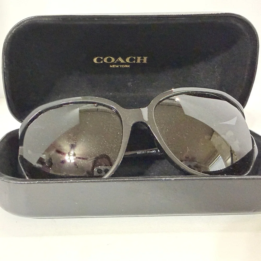 Coach HC8233 Black Silver Tea Rose Floral Sunglasses L1033 500287 59-17-135